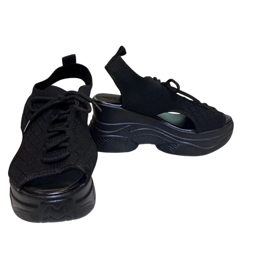 Unbranded black platform